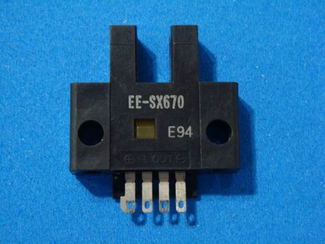 供应OMRON光电开关EE-SX670 EE-SX670A EE-SX671