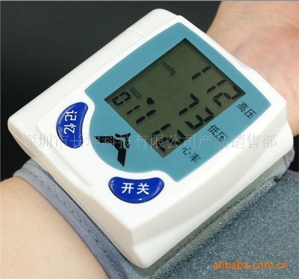 供应血压计手腕式血压计、语音血压计、血压计礼品、