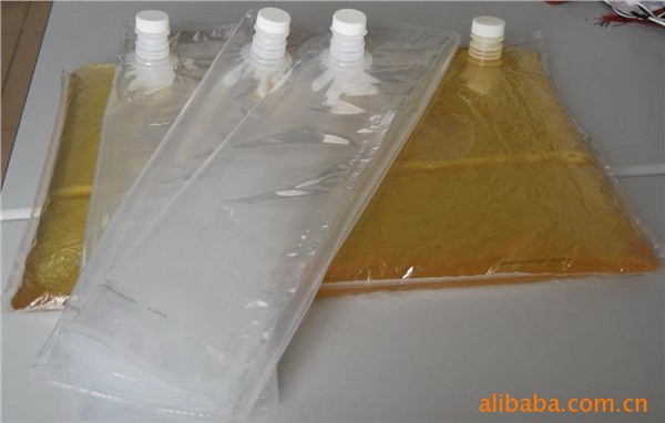 供应山东食用油包装袋，青州液体包装袋盛达带觜油袋