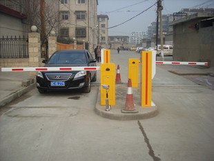 供应杭州挡车器，杭州道闸 0571-56883707