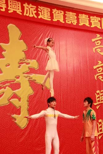 供应肩上芭蕾演出服务