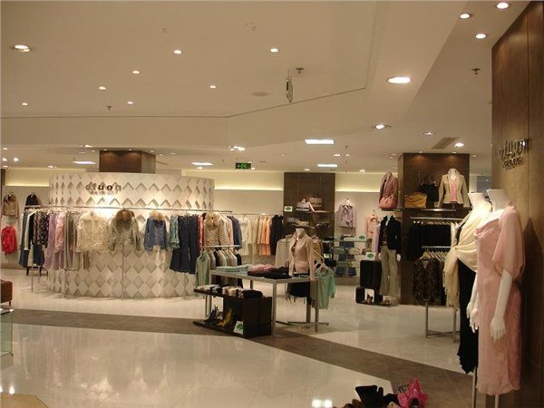 供应专卖店、商场道具、展柜