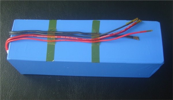 供应12V-30AH磷酸铁锂电池