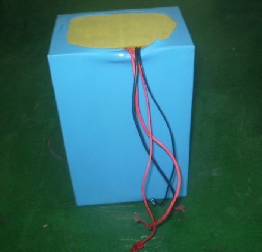 供应12V-80AH磷酸铁锂电池