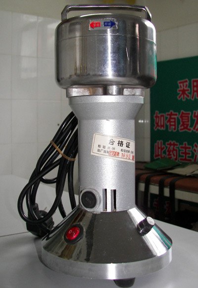 供应固元膏打粉机粉碎机，药店专用小型打粉机粉碎机，家用食品粉碎机