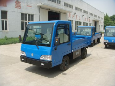 供应2吨电动搬运车