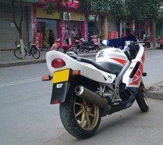 供应出售进口本田VFR750F摩托车    