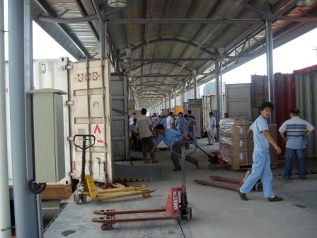 供应香港深圳苏州昆山华东华南陆运转关运输 