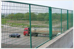 供应高速公路护栏网
