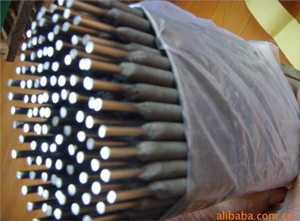 堆耐磨电焊条
