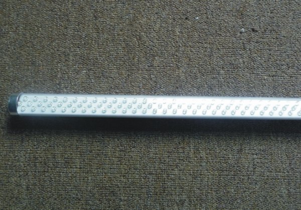 供应LED日光灯，LED3020贴片灯，LED日光管，贴片LED日光灯