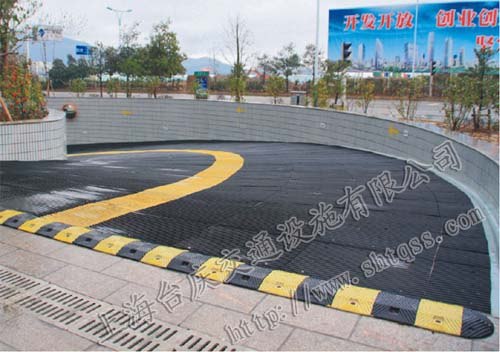 供应定做橡胶减速带 橡胶减速带品牌 橡胶减速带