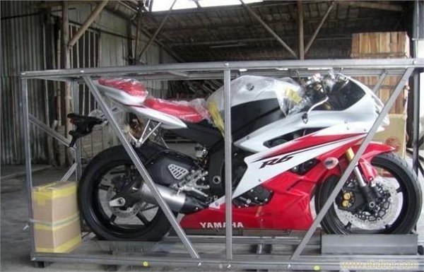 雅马哈YZF-R6摩托车 
