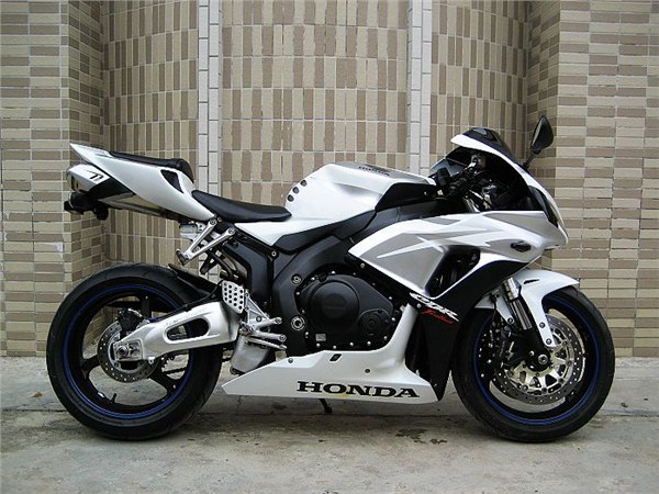 供应08年本田CBR1000RR摩托车