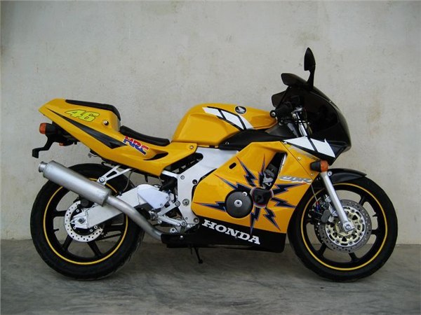 本田CBR-250RR摩托车