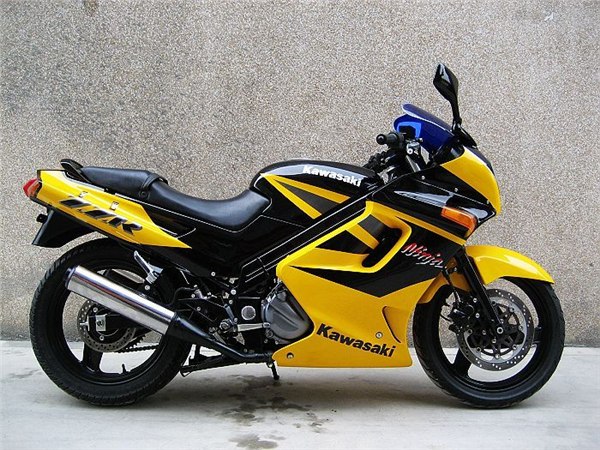 供应川崎ZZR250摩托车