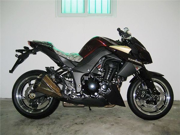 供应2010年川崎Z1000（全新车）