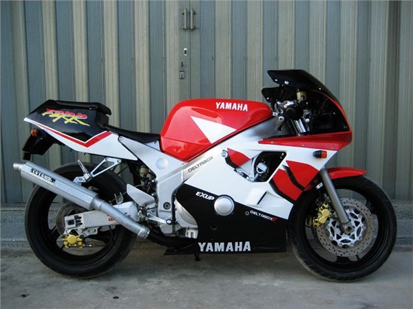 供应雅马哈FZR400摩托车 