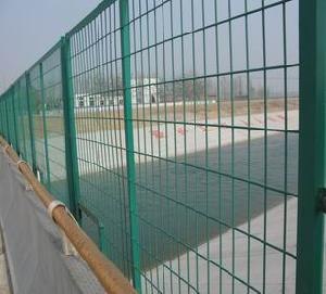 供应铁路防护网 公路护栏网 厂区围网