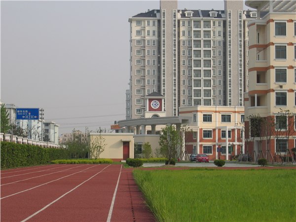 供应苏州幼儿园塑胶场地，儿童滑梯