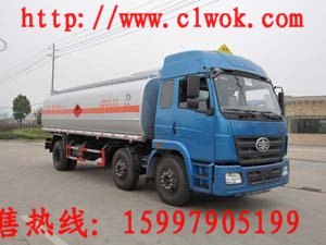 供应解放小三轴油罐车  