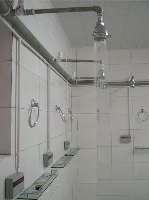 淋浴节水系统、淋浴器、智能计费器