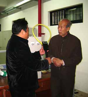 配电网线路单相接地故障定位装置