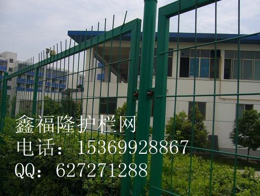 安平鑫福隆网栏供应公路护栏网/公路护栏网/公路护栏网
