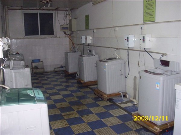 供应投币洗衣机 河南磊科技海丫自助洗衣机 保定投币洗吧加盟 萧山有售