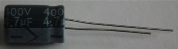 供应400v4.7uF高频低阻铝电解电容器