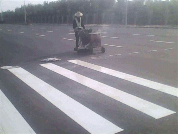 供应承接道路热熔划线施工，小区停车位划线，服务区划线