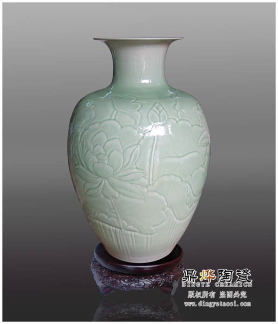 供应景德镇厂家生产陶瓷微雕花瓶 陶瓷摆件 客厅装饰品