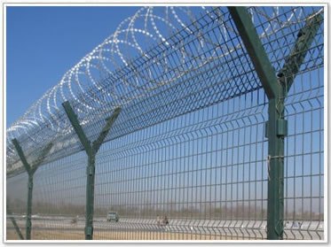 供应安平机场护栏网xV型架护栏网供应价格x刀片刺绳机场围栏网