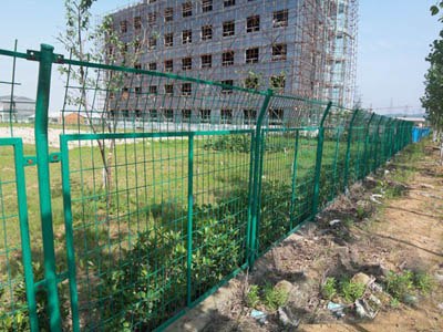 公路护栏网铁路护栏网开发区护栏网南京律和护栏网厂