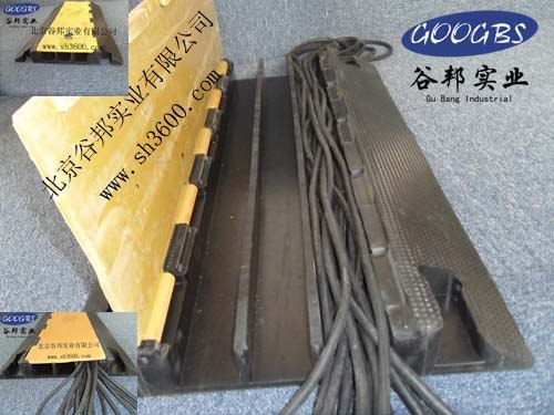 供应沈阳橡胶过线槽 安装过线槽辽宁 大连橡胶过线槽