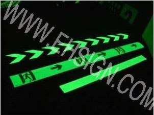 供应夜光划线胶带 夜光警示带 夜光胶布 夜光箭头胶带 25MM*10M