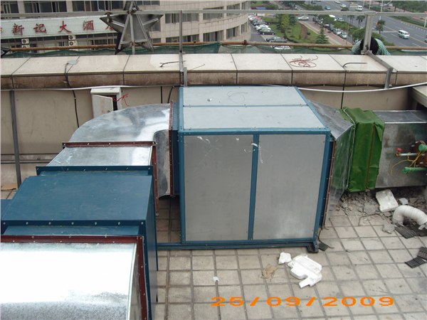 供应HTFC低噪声厢式风机。油烟净化器
