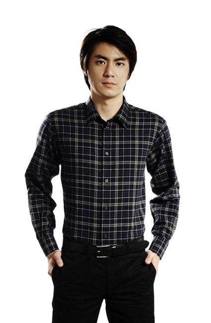 高级西服订做_品牌西服定做_型牌男装职场的灰色风格