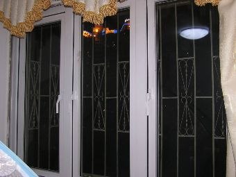 供应隔音玻璃_隔音门窗_施工噪音致街坊患上精神衰弱