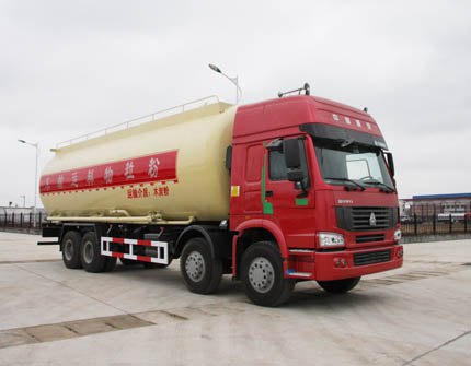 斯太尔水泥运输车