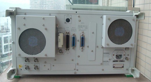 甩卖二手信号源HP8657A