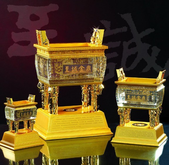 供应东莞订做水晶琉璃礼品 订做琉璃 琉璃摆件 琉璃工艺品,琉璃纪念品 