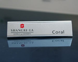 供应专业定制高档胸牌磁铁胸牌铝合金胸牌