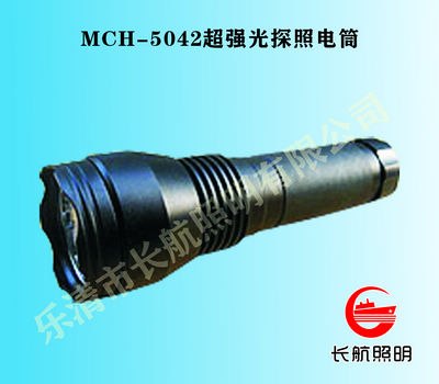供应超强光远射电筒，超强光变焦手电筒，氙气远射变焦电筒