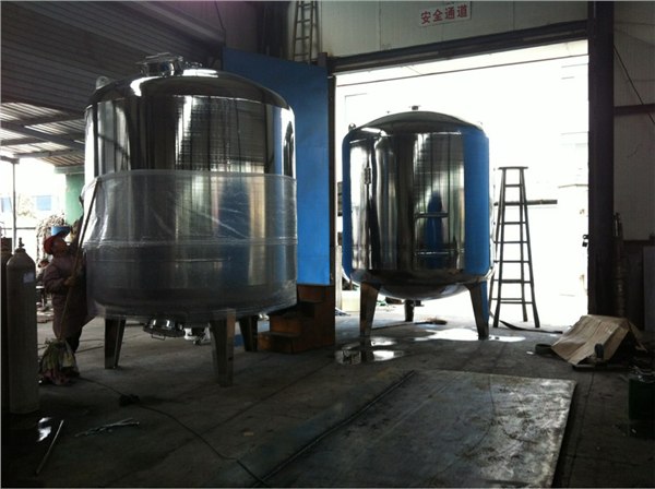 供应304材质不锈钢机械过滤器活性炭过滤器石英砂过滤器碳钢罐