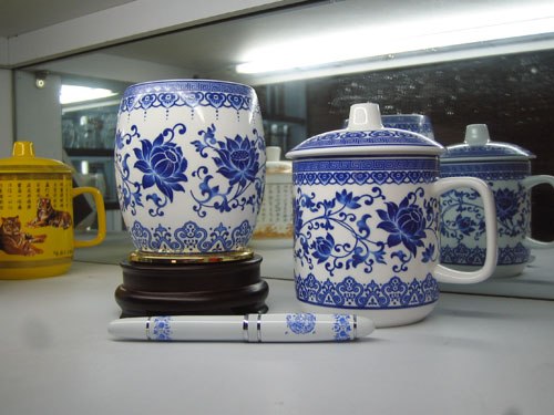 供应广州青花瓷套装珠海陶瓷笔套装