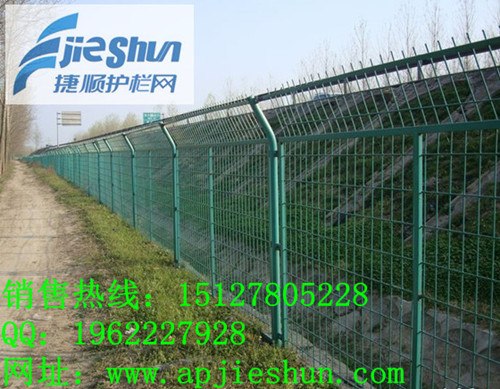 供应山鸡围网_养鸡用铁丝网_散养鸡网围栏-货真价实