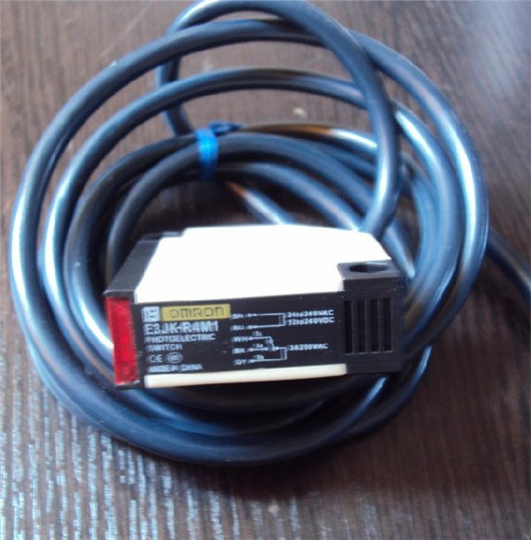 供应光电开关E3JK-R4M1