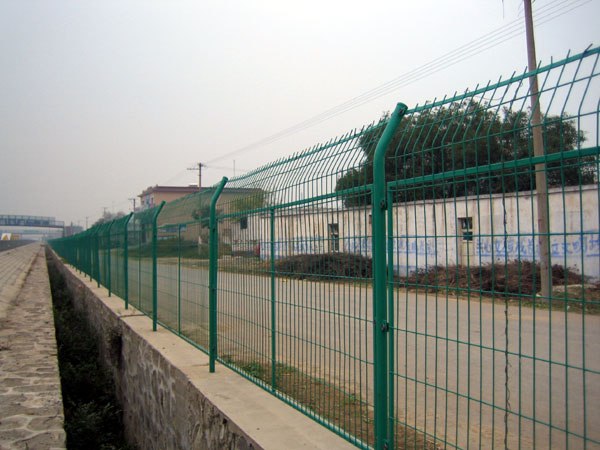 供应高速公路隔离栅厂家高速公路隔离栅栏网