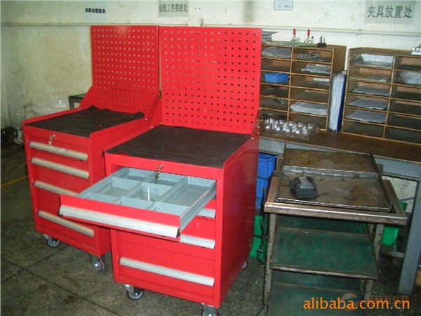 供应工具车，带万向脚轮工具车，带挂板工具车